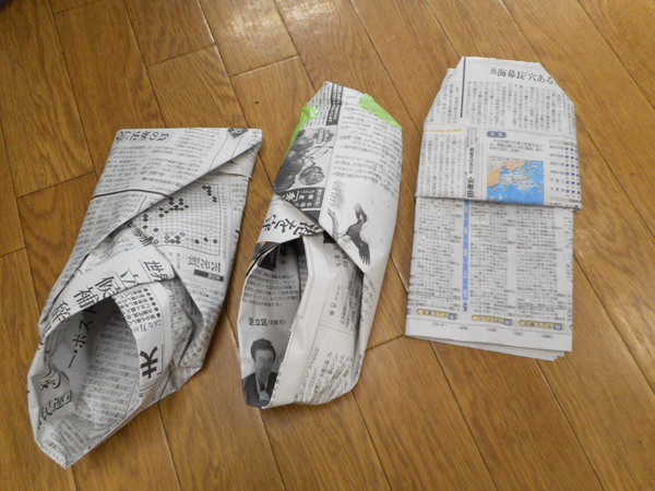 新聞で作る防災スリッパ