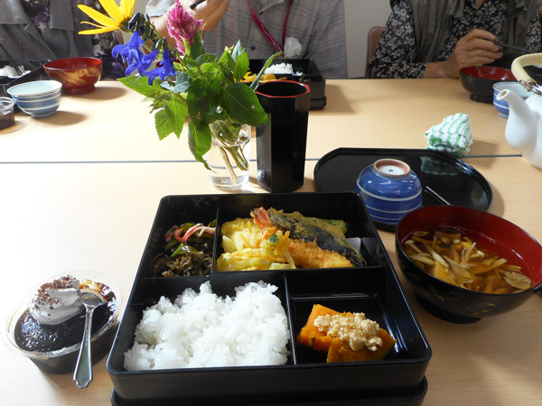 おしゃべり会のお昼ごはん