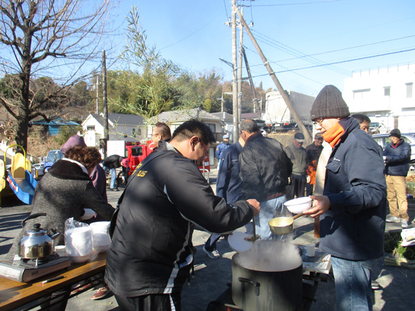 地域の皆さんと一緒に楽しみました