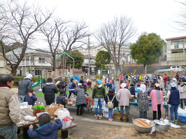 六ツ川三金第二自治会主催の餅つき大会
